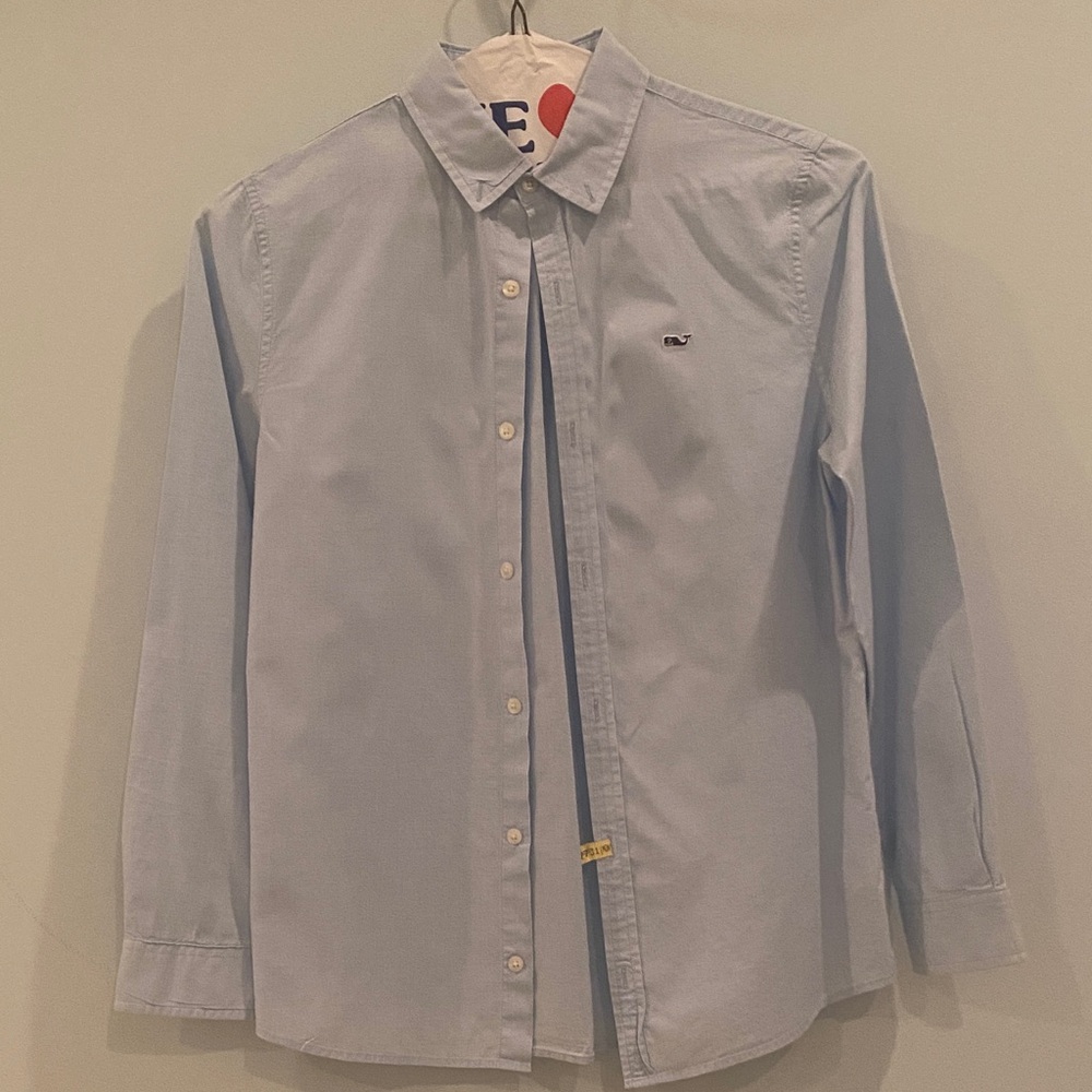 Boys Vineyard Vines button down. Size L